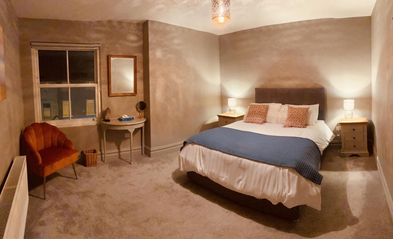 3 Bedroom Luxury Apartment Main Street Кашел Экстерьер фото