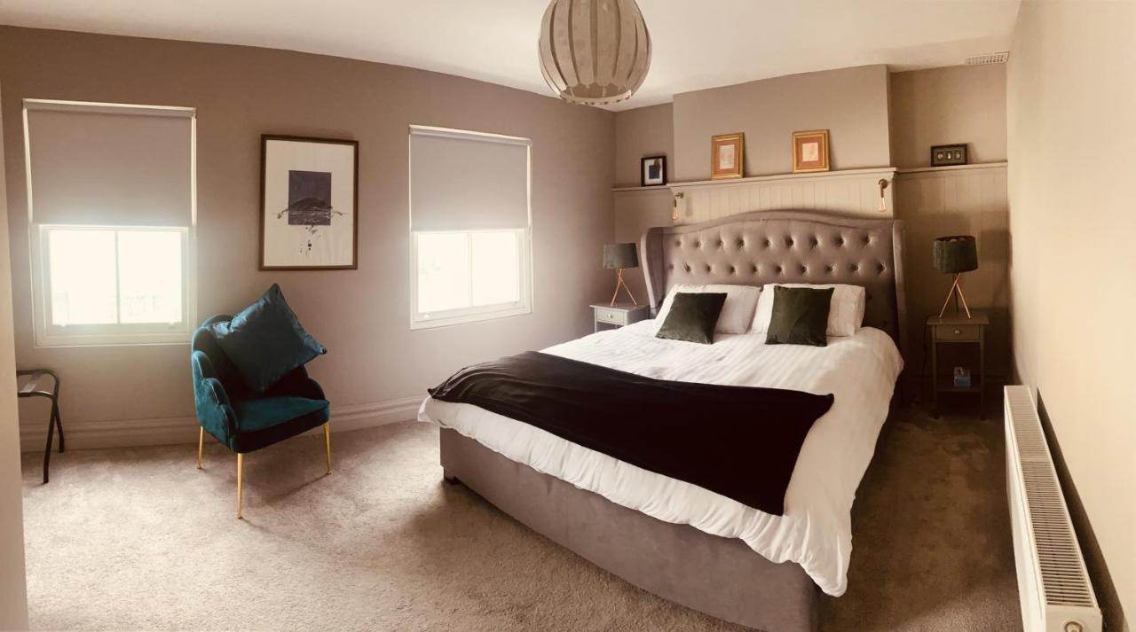 3 Bedroom Luxury Apartment Main Street Кашел Экстерьер фото