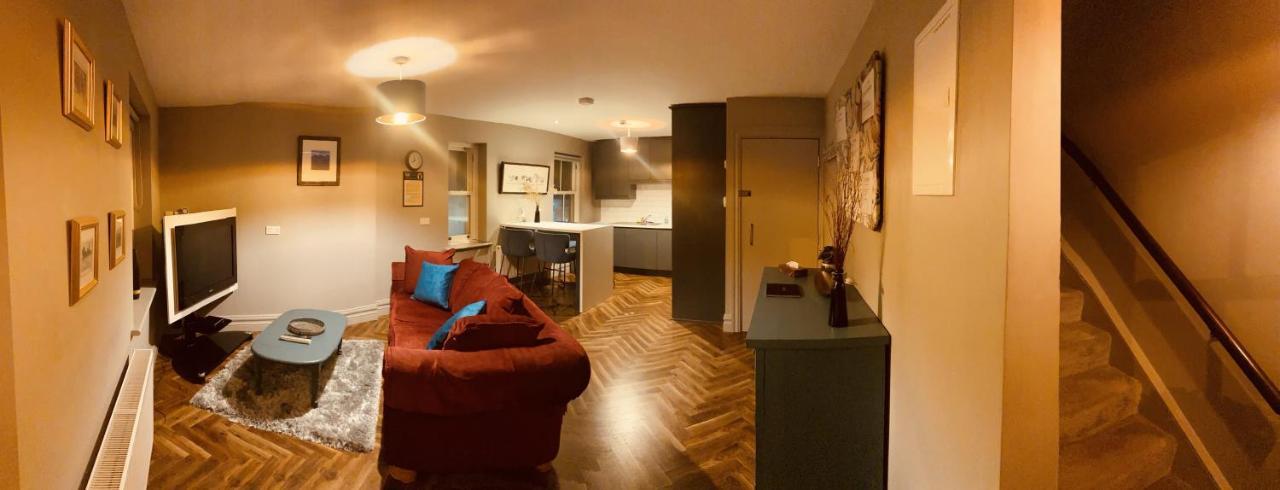 3 Bedroom Luxury Apartment Main Street Кашел Экстерьер фото