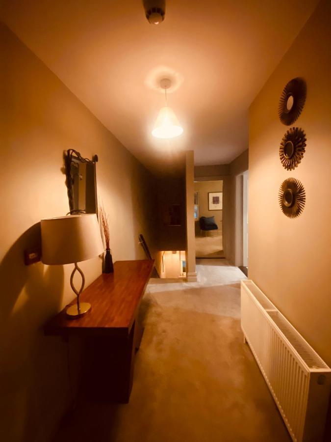 3 Bedroom Luxury Apartment Main Street Кашел Экстерьер фото