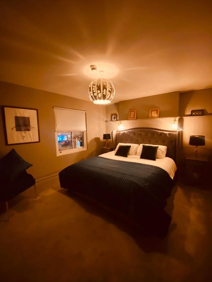 3 Bedroom Luxury Apartment Main Street Кашел Экстерьер фото