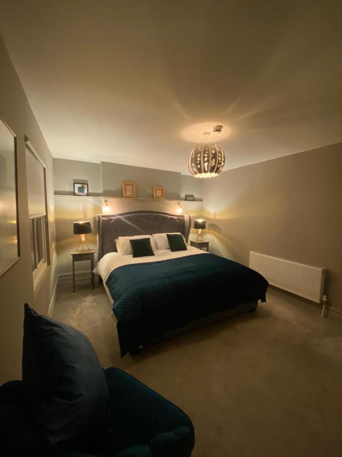 3 Bedroom Luxury Apartment Main Street Кашел Экстерьер фото